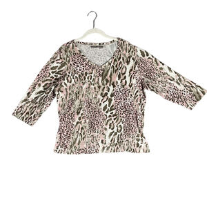 Chico's Size 3 (XL) Pink Leopard Print V-Neck Top 3/4 Sleeve Cotton Stretch